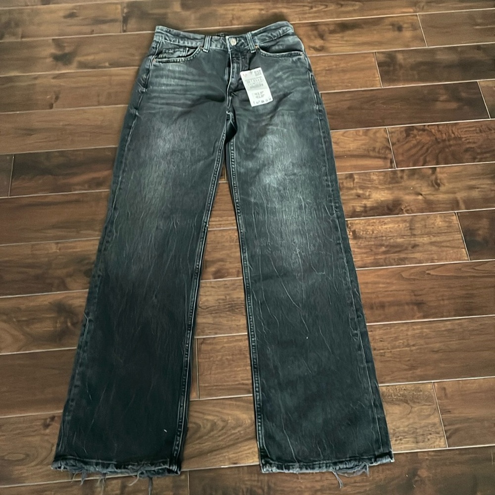 Zara mid rise wide leg jeans distressed black nwt SZ 6 runs small
